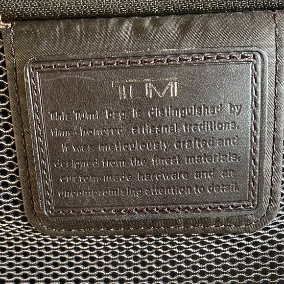 TUMI Short Trip Expandable Navy Spinner Luggage with Telescopic handle - Picture 12 of 15